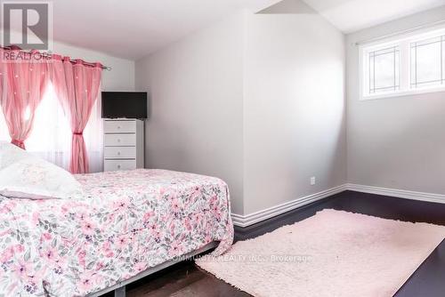 1574 Marina Drive, Fort Erie, ON - Indoor Photo Showing Bedroom