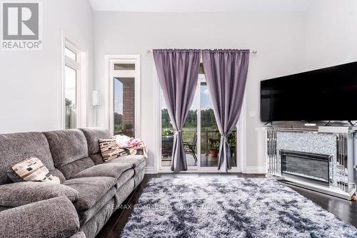 1574 Marina Drive, Fort Erie, ON - Indoor Photo Showing Living Room With Fireplace