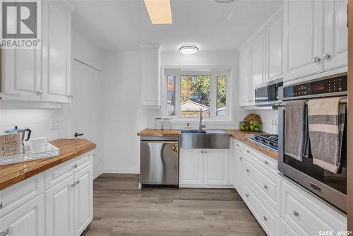 2617 Cumberland Avenue S, Saskatoon, SK - Indoor Photo Showing Kitchen