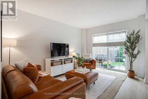 58 - 222 Fall Fair Way, Hamilton, ON - Indoor Photo Showing Living Room