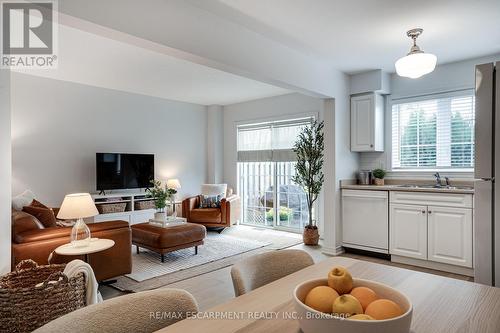 58 - 222 Fall Fair Way, Hamilton, ON - Indoor Photo Showing Living Room