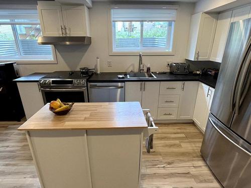 Cuisine - 3333  - 3335 Rue Petitclerc, Québec (Beauport), QC - Indoor Photo Showing Kitchen With Double Sink