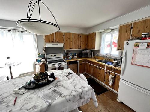 Cuisine - 3333  - 3335 Rue Petitclerc, Québec (Beauport), QC - Indoor Photo Showing Kitchen With Double Sink