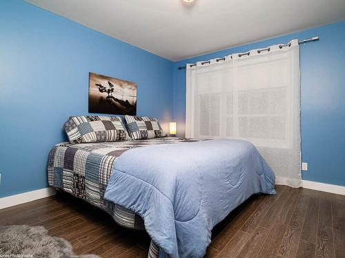 Master bedroom - 102-56 Mtée De St-Sulpice, Saint-Sulpice, QC - Indoor Photo Showing Bedroom