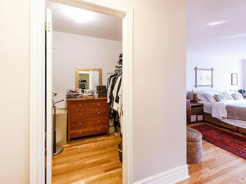 292 Alice-Carrière Street, Beaconsfield, QC - Indoor Photo Showing Bedroom