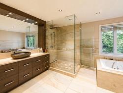 Ensuite bathroom - 