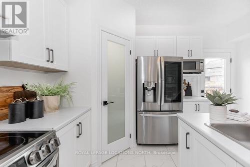 111 Plewes Drive, Collingwood, ON - Indoor Photo Showing Kitchen