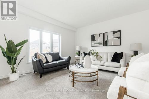 111 Plewes Drive, Collingwood, ON - Indoor Photo Showing Living Room