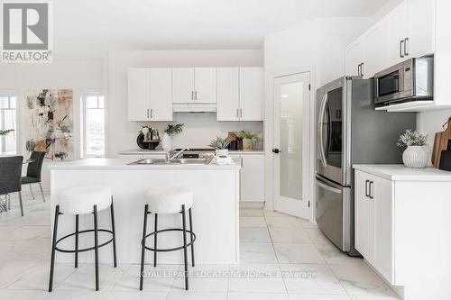 111 Plewes Drive, Collingwood, ON - Indoor Photo Showing Kitchen