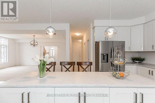 2 Rowland Street, Collingwood, ON - Indoor Photo Showing Kitchen With Upgraded Kitchen