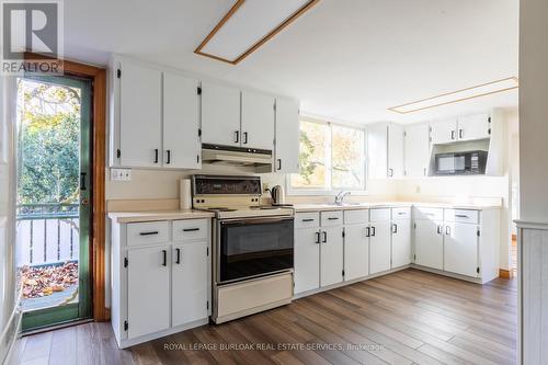 26 Auditorium Circle, Grimsby, ON - Indoor Photo Showing Kitchen