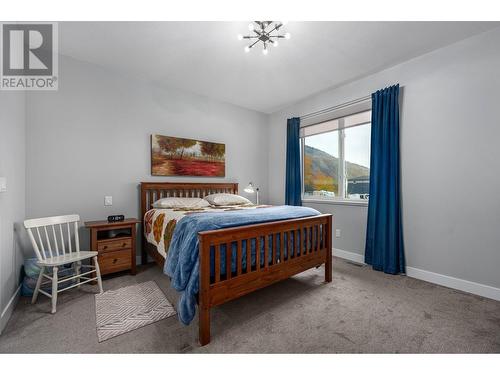 2714 Beachmount Crescent, Kamloops, BC - Indoor Photo Showing Bedroom