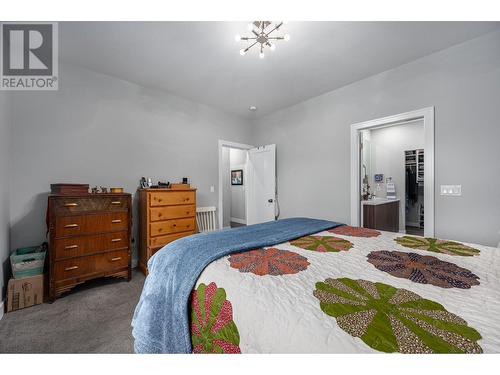 2714 Beachmount Crescent, Kamloops, BC - Indoor Photo Showing Bedroom