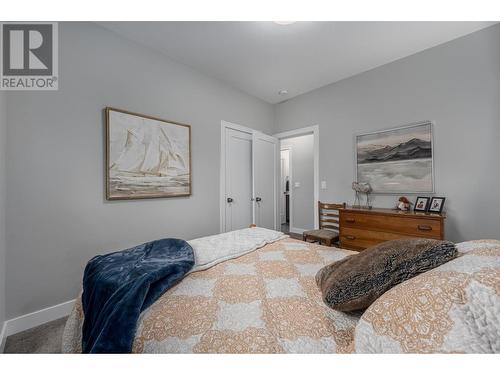 2714 Beachmount Crescent, Kamloops, BC - Indoor Photo Showing Bedroom