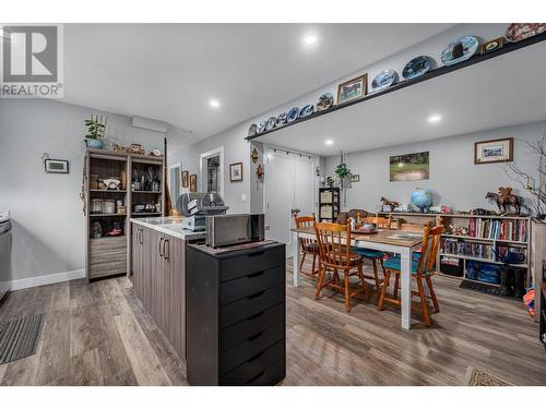 2714 Beachmount Crescent, Kamloops, BC - Indoor Photo Showing Dining Room