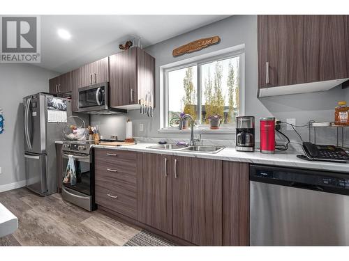 2714 Beachmount Crescent, Kamloops, BC - Indoor Photo Showing Kitchen With Double Sink