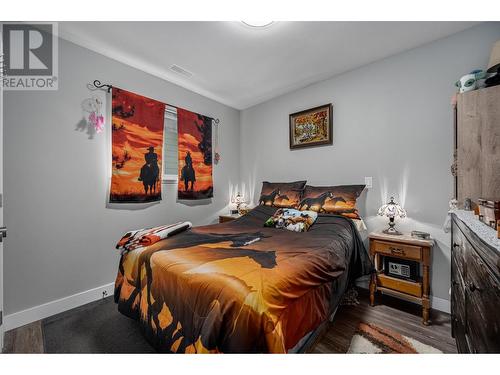 2714 Beachmount Crescent, Kamloops, BC - Indoor Photo Showing Bedroom