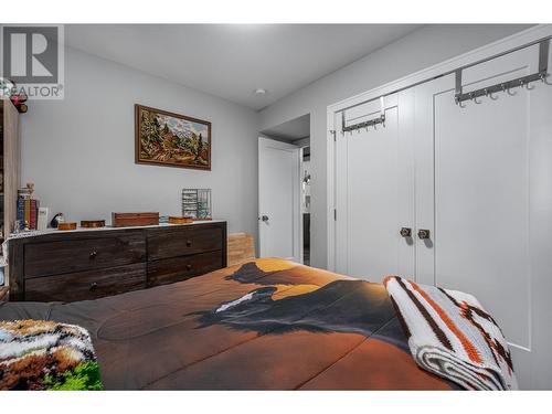 2714 Beachmount Crescent, Kamloops, BC - Indoor Photo Showing Bedroom