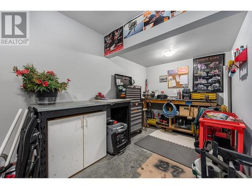 2714 Beachmount Crescent, Kamloops, BC - Indoor