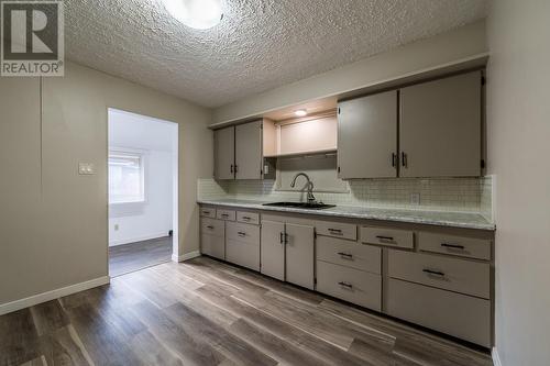 4085 Yellowhead Highway, Kamloops, BC - Indoor Photo Showing Kitchen