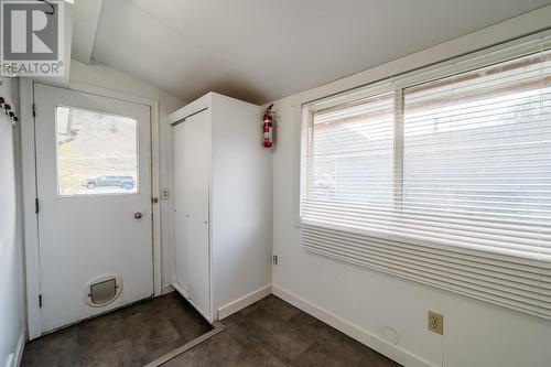 4085 Yellowhead Highway, Kamloops, BC - Indoor Photo Showing Other Room