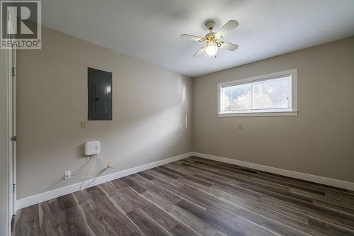 4085 Yellowhead Highway, Kamloops, BC - Indoor Photo Showing Other Room