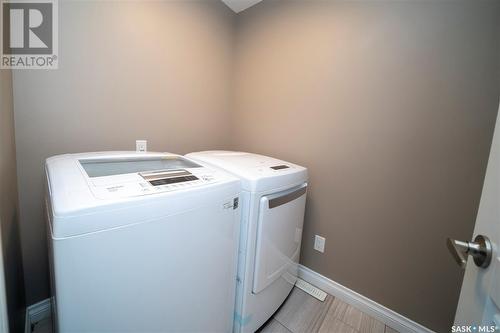 1361 Kent Street, Regina, SK - Indoor Photo Showing Laundry Room