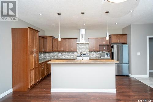 1361 Kent Street, Regina, SK - Indoor Photo Showing Kitchen With Upgraded Kitchen