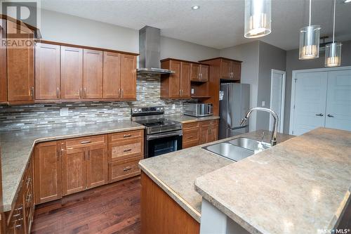 1361 Kent Street, Regina, SK - Indoor Photo Showing Kitchen With Double Sink