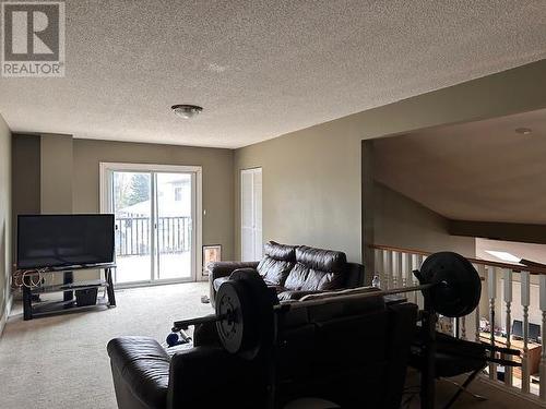 247 Victoria Street, Vanderhoof, BC - Indoor Photo Showing Living Room