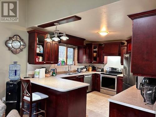 247 Victoria Street, Vanderhoof, BC - Indoor Photo Showing Kitchen With Double Sink