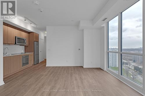 1402 - 32 Forest Manor Road, Toronto, ON - Indoor Photo Showing Kitchen