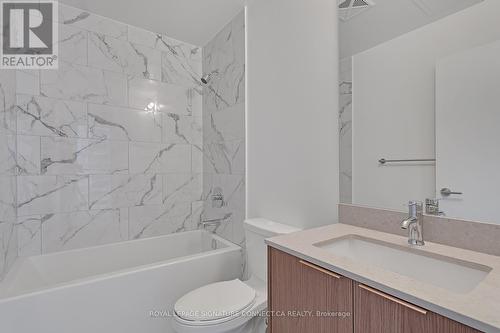 1402 - 32 Forest Manor Road, Toronto, ON - Indoor Photo Showing Bathroom