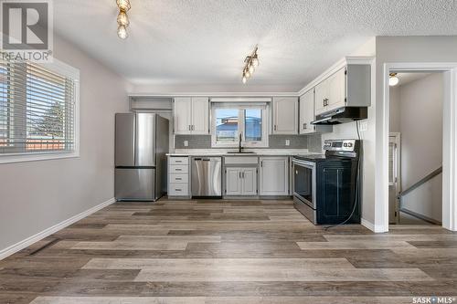 1419 Dover Avenue, Regina, SK - Indoor Photo Showing Kitchen