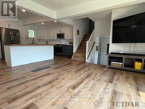 167 Claimpost Trail, Timmins, ON - Indoor Photo Showing Kitchen