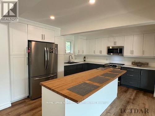 167 Claimpost Trail, Timmins, ON - Indoor Photo Showing Kitchen