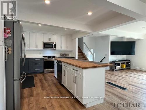 167 Claimpost Trail, Timmins, ON - Indoor Photo Showing Kitchen