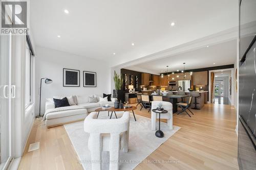 72 Melbourne Street, Hamilton, ON - Indoor Photo Showing Living Room