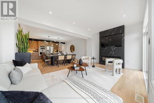 72 Melbourne Street, Hamilton, ON - Indoor Photo Showing Living Room