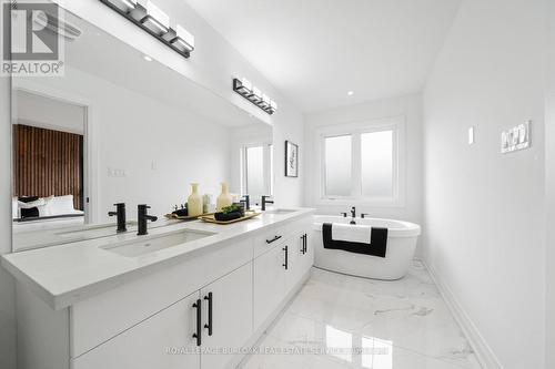 72 Melbourne Street, Hamilton, ON - Indoor Photo Showing Bathroom