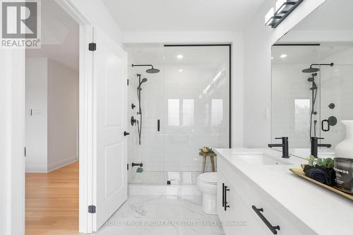 72 Melbourne Street, Hamilton, ON - Indoor Photo Showing Bathroom