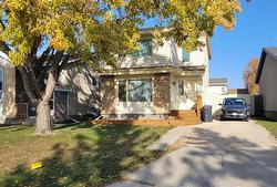 39 Brotman Bay  Winnipeg, MB R2N 2P2