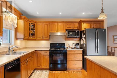 112 Hickory Grove, Belleville, ON - Indoor Photo Showing Kitchen With Double Sink