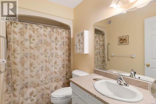 112 Hickory Grove, Belleville, ON - Indoor Photo Showing Bathroom