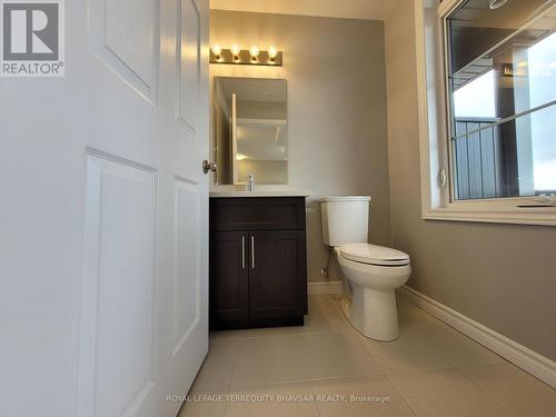 18 Oat Lane, Kitchener, ON - Indoor Photo Showing Bathroom