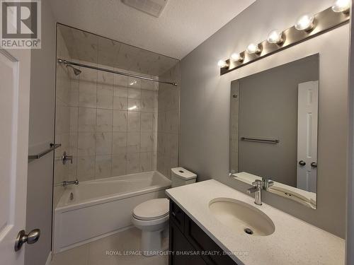 18 Oat Lane, Kitchener, ON - Indoor Photo Showing Bathroom