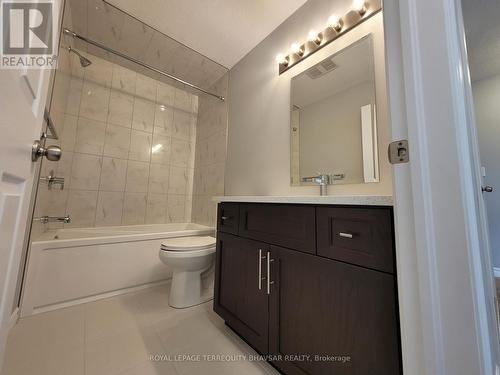 18 Oat Lane, Kitchener, ON - Indoor Photo Showing Bathroom