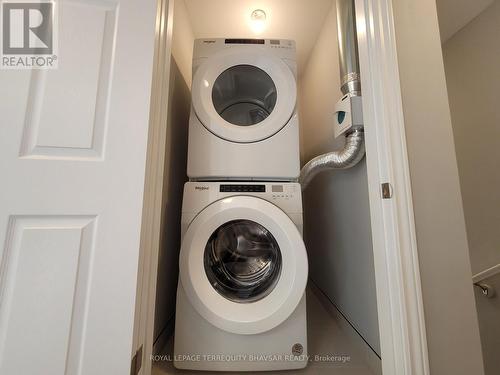 18 Oat Lane, Kitchener, ON - Indoor Photo Showing Laundry Room