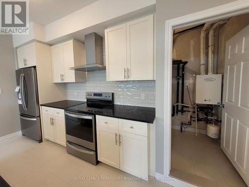 18 Oat Lane, Kitchener, ON - Indoor Photo Showing Kitchen