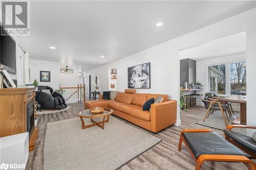 Living room with light hardwood / wood-style floors - 18133 Loyalist Parkway, Prince Edward County, ON - Indoor Photo Showing Living Room